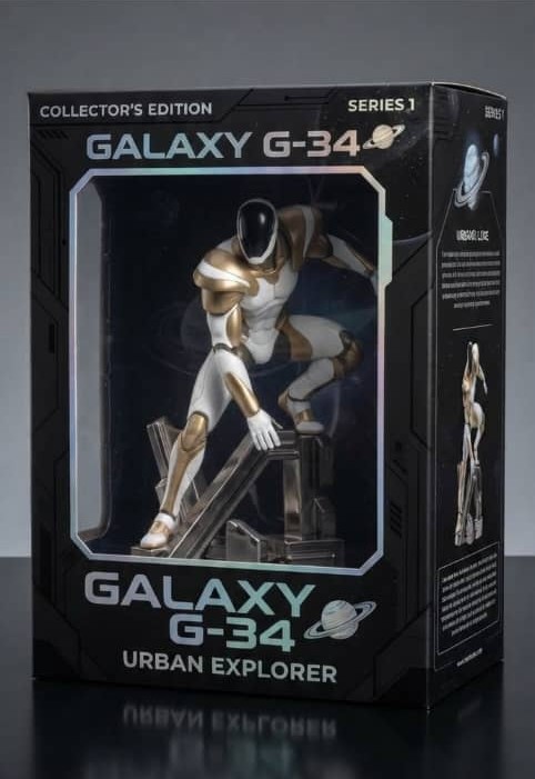 Figura G-34 Galaxy con armadura blanca y dorada, en su empaque Collector's Edition